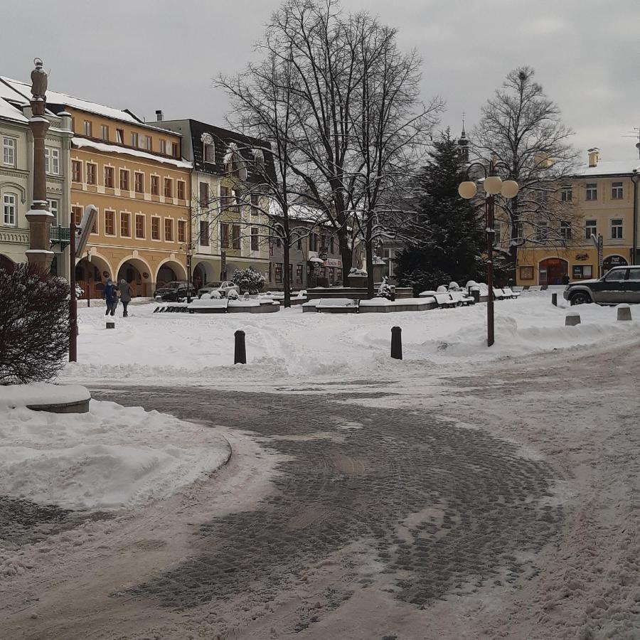 Lovecky Apartman Na Namesti Ve Frenstate Pod Radhostem Frenštát pod Radhoštěm Extérieur photo