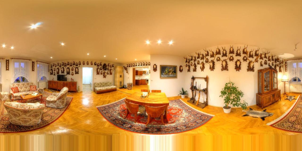Lovecky Apartman Na Namesti Ve Frenstate Pod Radhostem Frenštát pod Radhoštěm Extérieur photo